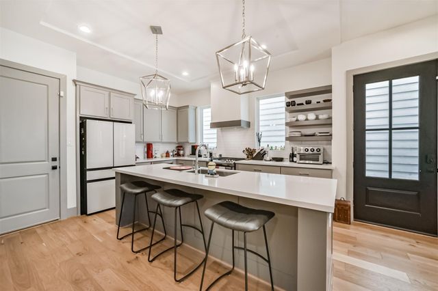 801 Fisher Street A, Houston, TX 77018