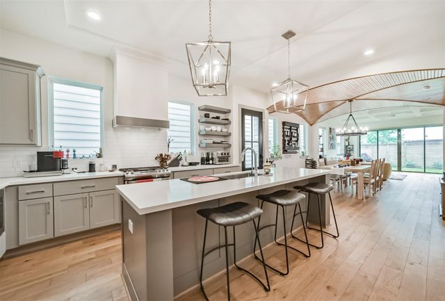 801 Fisher Street A, Houston, TX 77018