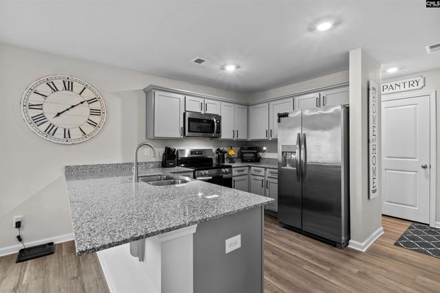 401 Middlebury Lane, Hopkins, SC 29061