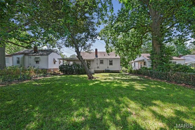 5625 Curry Avenue, St Louis, MO 63136