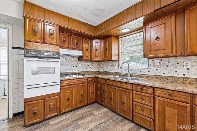 5625 Curry Avenue, St Louis, MO 63136