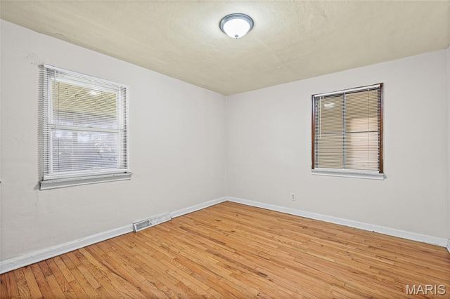 5625 Curry Avenue, St Louis, MO 63136