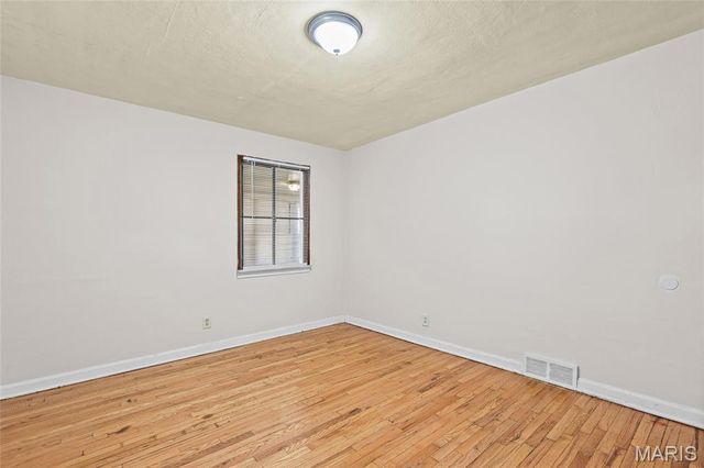 5625 Curry Avenue, St Louis, MO 63136