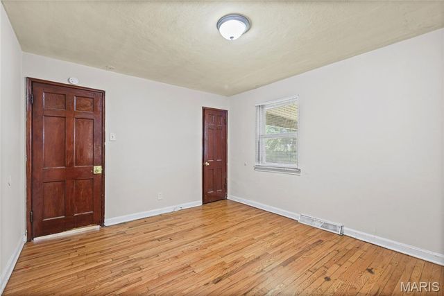 5625 Curry Avenue, St Louis, MO 63136