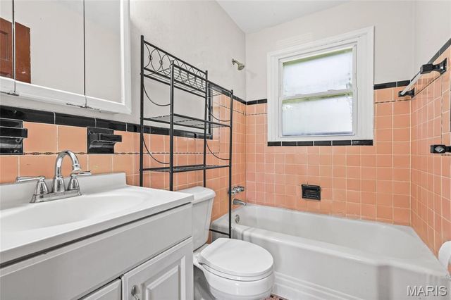 5625 Curry Avenue, St Louis, MO 63136