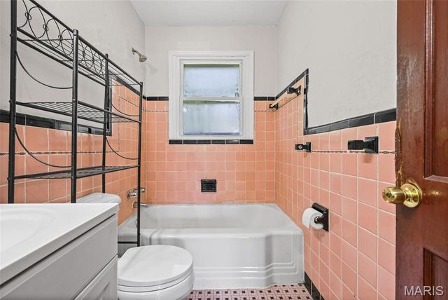 5625 Curry Avenue, St Louis, MO 63136
