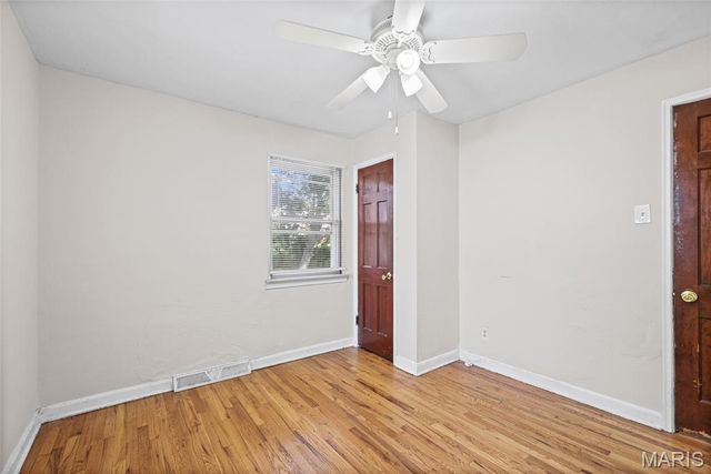 5625 Curry Avenue, St Louis, MO 63136