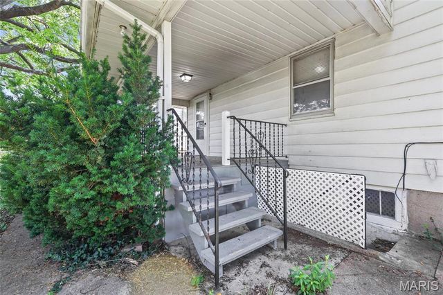 5625 Curry Avenue, St Louis, MO 63136