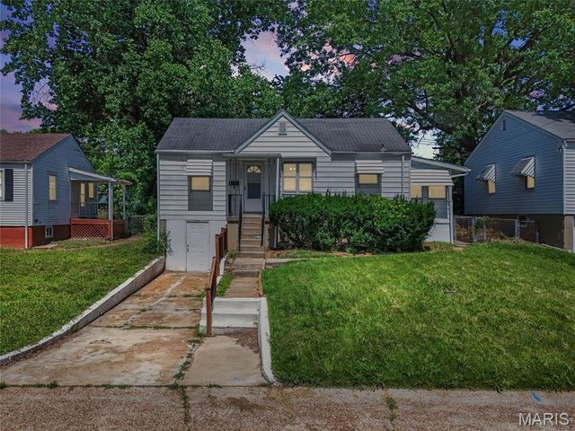 5625 Curry Avenue, St Louis, MO 63136