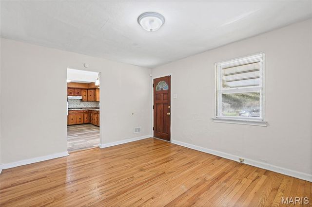 5625 Curry Avenue, St Louis, MO 63136