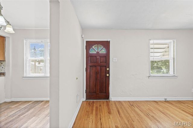 5625 Curry Avenue, St Louis, MO 63136