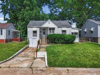 5625 Curry Avenue, St Louis, MO 63136
