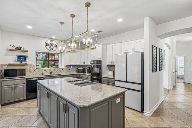 8618 London Hts, San Antonio, TX 78254