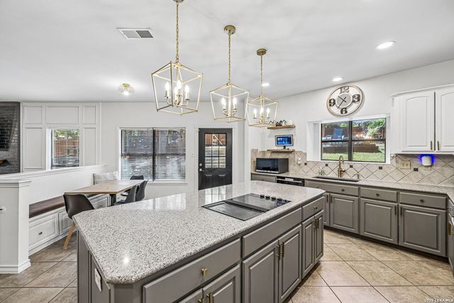 8618 London Hts, San Antonio, TX 78254