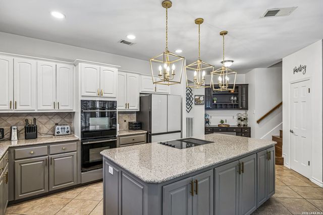 8618 London Hts, San Antonio, TX 78254
