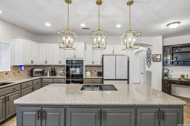 8618 London Hts, San Antonio, TX 78254