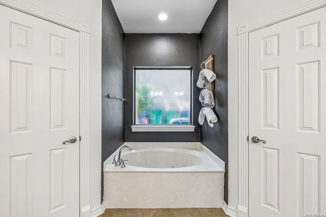 8618 London Hts, San Antonio, TX 78254