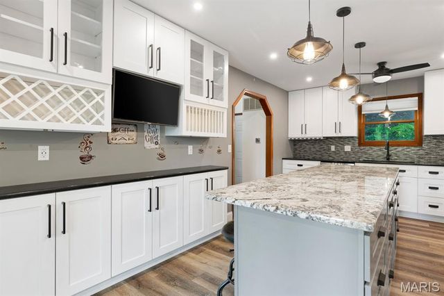 1840 Prince John Court, Lake Sherwood, MO 63357