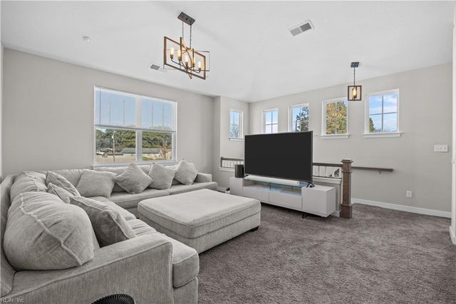 820 Celia CT, Hampton, VA 23666