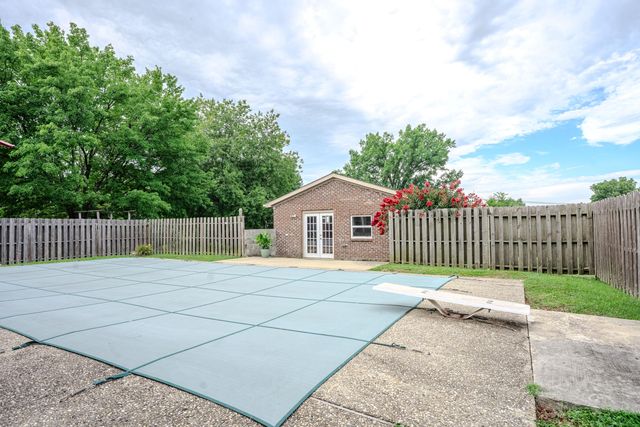 120 Lindenwood Lane, Frankfort, KY 40601