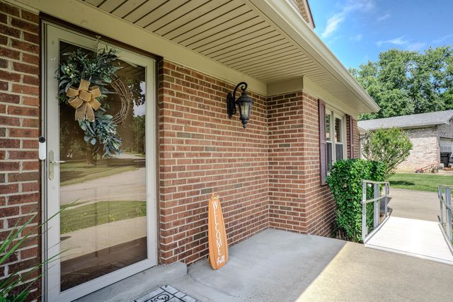 120 Lindenwood Lane, Frankfort, KY 40601