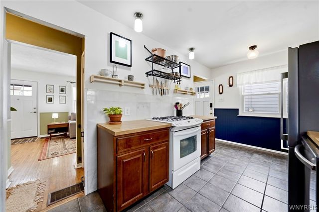 74 Old Colony Avenue, Tonawanda, NY 14150