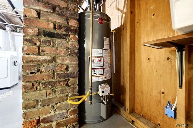 74 Old Colony Avenue, Tonawanda, NY 14150