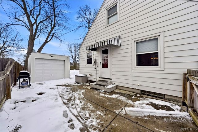 74 Old Colony Avenue, Tonawanda, NY 14150