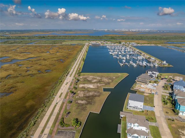 41 Shell Key, Hitchcock, TX 77563