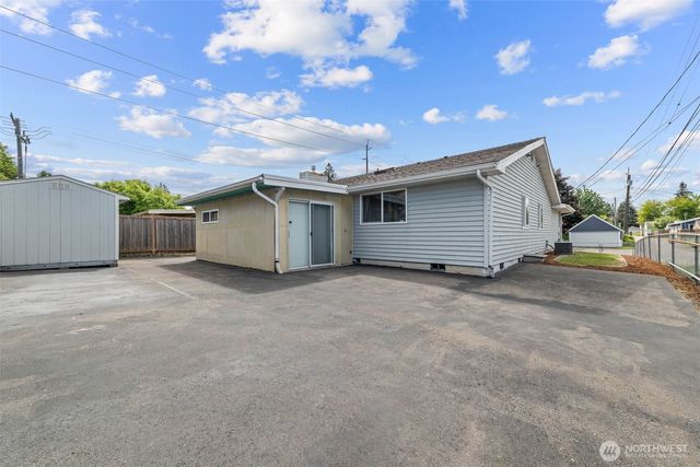 207 S 63rd Street, Tacoma, WA 98408