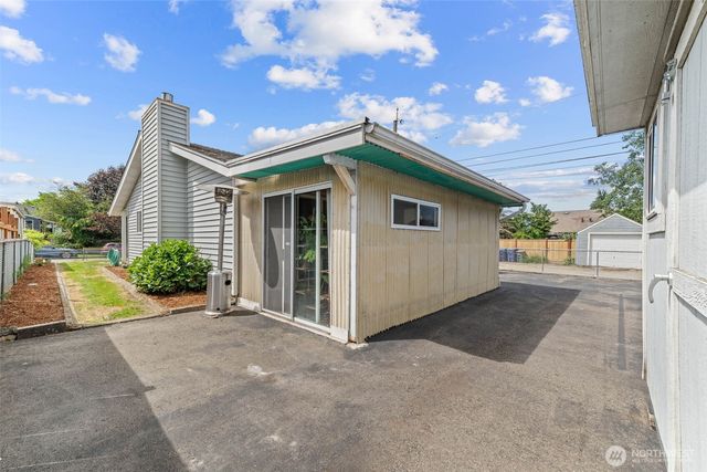 207 S 63rd Street, Tacoma, WA 98408