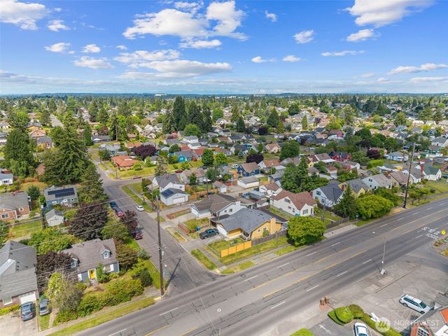207 S 63rd Street, Tacoma, WA 98408