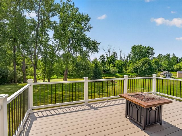 29 Country Creek Lane, Hamlin, NY 14468