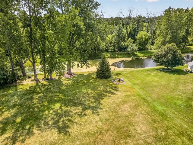 29 Country Creek Lane, Hamlin, NY 14468