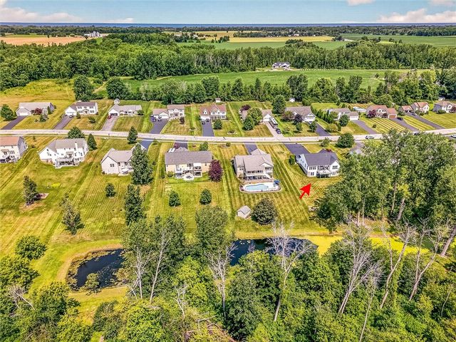 29 Country Creek Lane, Hamlin, NY 14468