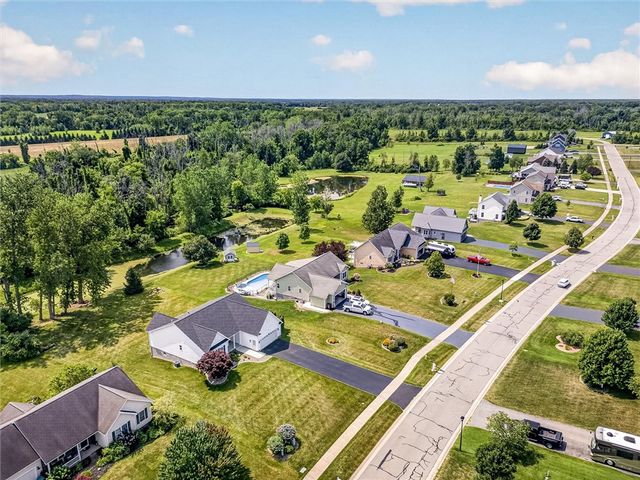 29 Country Creek Lane, Hamlin, NY 14468