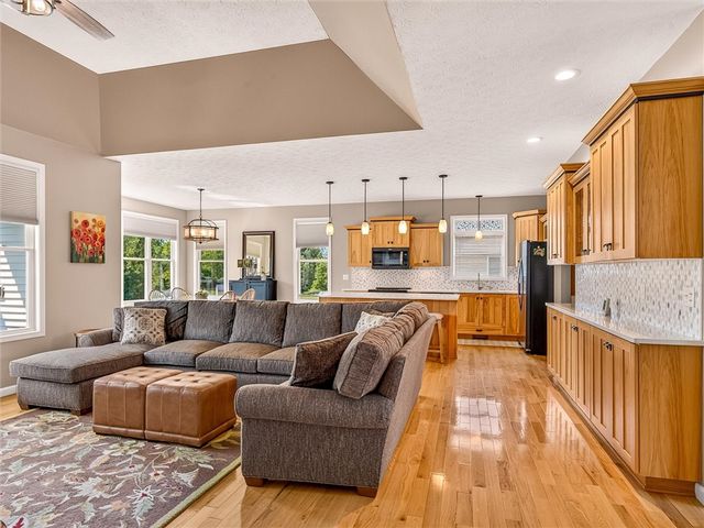 29 Country Creek Lane, Hamlin, NY 14468