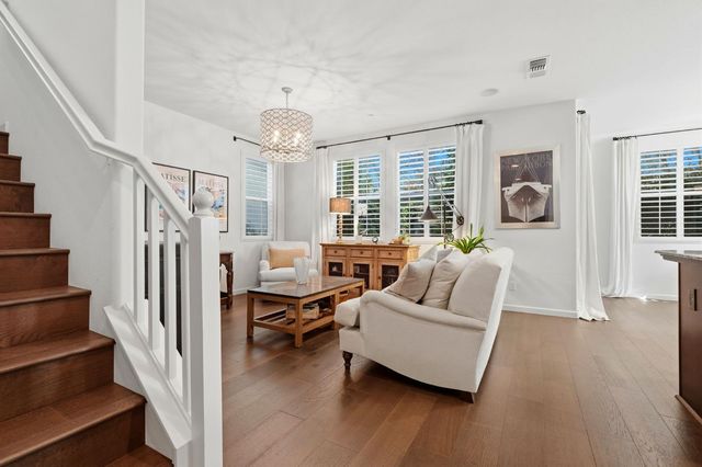 1521 N Encoure Way, Clovis, CA 93619