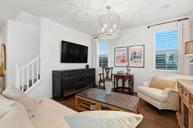 1521 N Encoure Way, Clovis, CA 93619