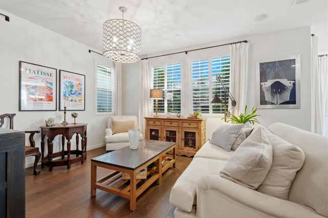 1521 N Encoure Way, Clovis, CA 93619