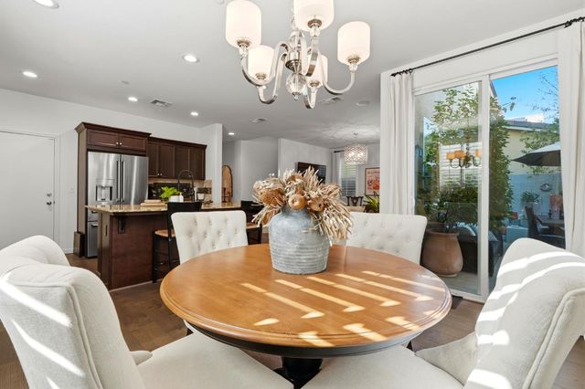 1521 N Encoure Way, Clovis, CA 93619