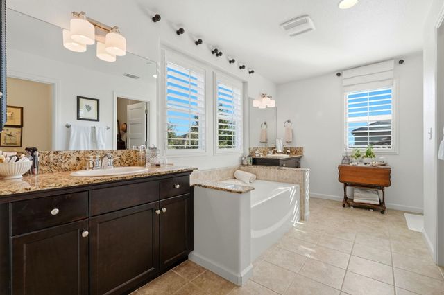 1521 N Encoure Way, Clovis, CA 93619