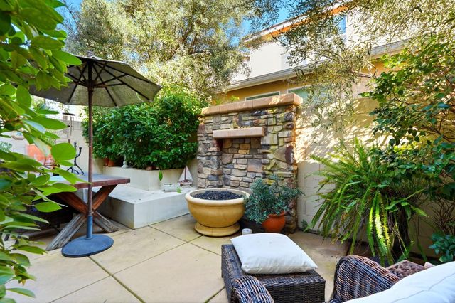 1521 N Encoure Way, Clovis, CA 93619