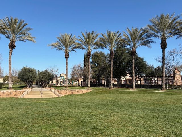 1521 N Encoure Way, Clovis, CA 93619