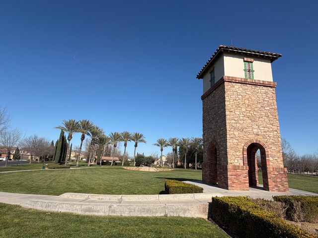 1521 N Encoure Way, Clovis, CA 93619