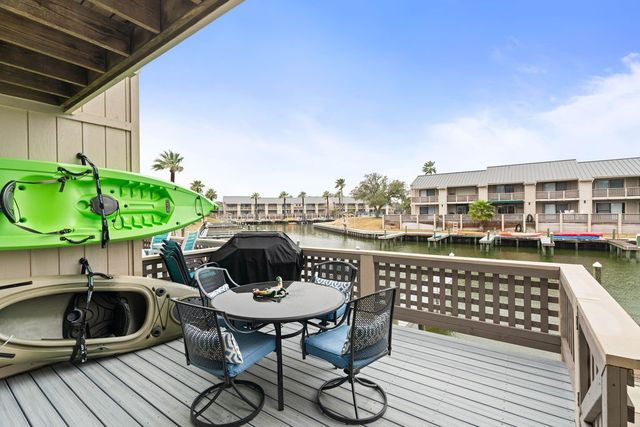 1903 Bayhouse, Rockport, TX 78382