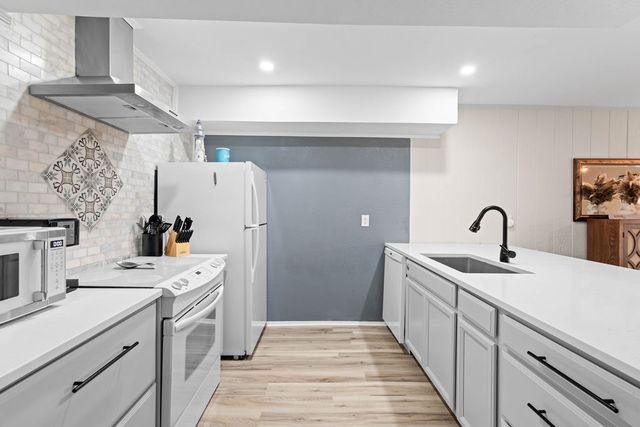 1903 Bayhouse, Rockport, TX 78382