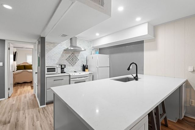 1903 Bayhouse, Rockport, TX 78382