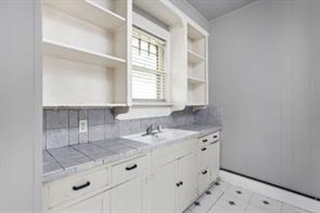 2102 Brackenridge ST A, Austin, TX 78704