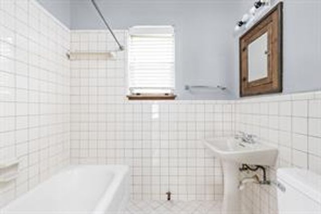 2102 Brackenridge ST A, Austin, TX 78704